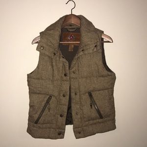 B.B. Dakota herringbone brown vest, EUC.